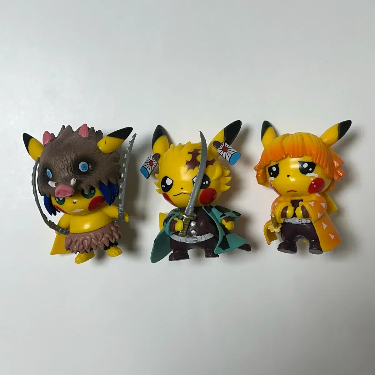 鬼滅の刃ピカチュウフィギュア炭治郎善逸伊之助